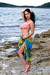 رائعة نموذج لورا الأسد المزدوج مارس الجنس على على الشاطئ