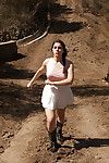 rất ấn tượng Phụ nữ da ngăm Cú sốc với nó Valentina Nappi có vui vẻ trên một nông trại
