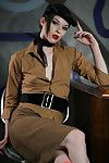 Brunette Stoya is het nemen van uit haar Hawt Vintage Outfit Zo indolently