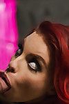 Chesty Cosplay kızıl saçlı Britney Amber alma bir guy Üzerinde onu dil