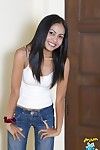 asian/indian Babe indyah Strips Totaal naakt