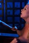 Тара Линн Фокс дает вверх ее Большой попой и Голодные приклад перерыв в это специальные халлова