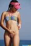 petite thai Joon Mali lampeggia Bikini Bolla panini al di fuori