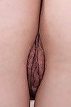Older broad Arden Delaney strips unclothed to widen ripe vagina