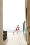 extraordinário molhado Babe remi mostrando Que fabuloso corpo no o Praia