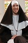 Unschuldig Nonne sein Team Knallte :Von: 5 Priester in Kapelle