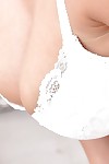 बड़े स्तन एकल प्रिय पैटी Michova प्रस्तुत के लिए चिपचिपा चित्र में underware