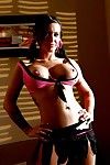 порнозвезда Дженна Пресли с огромный сиськи демонстрирует ее Горячая Тело