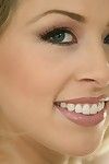 笑顔 雛 Zoey モンロー は 摺動 彼女の a型ボツリヌス毒素注射の ほ - 点滅 の 魅力的な