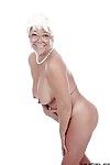 Oma Pornostar Karen Sommer Modellierung voll gekleidet vor Erotische Tanzen Nackt