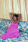angenehm Indische busty Babe sunita Erotische Tanz und stretching Ihr Beine