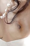 الحلو الآسيوية فاتنة سوزوكا إيشيكاوا كشف لها جميلة الجسم