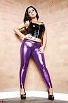 Give the impression at how astonishing these shiny leggings capture her curvaceous