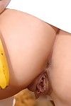 wild Brunette Neuken met een banaan