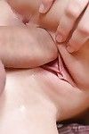 18 वर्ष पुराना यूरो शिशु ओलिविया अनुग्रह होने चिकनी पर शीर्ष प्यार पिंजरे उँगलियों :द्वारा: स्थापित सज्जन