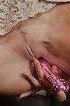 Amateur Rubia Zafiro AZUL penetra su Precioso desnudo Coño